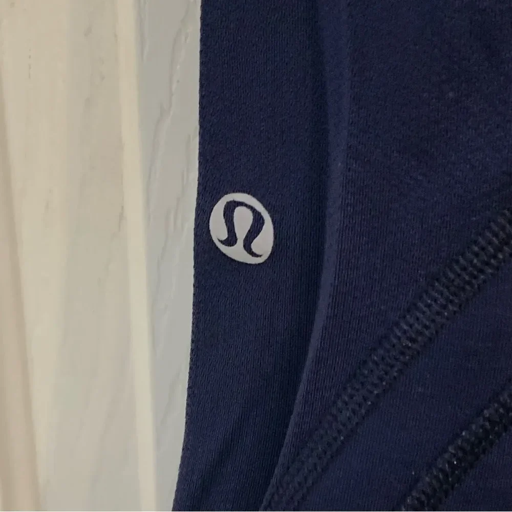 Lululemon Run: Inspire Crop II Inkwell / Slalom Stripe Inkwell / Green Bean SZ 6